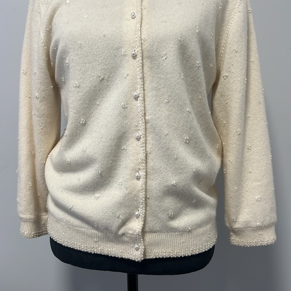 Cashmere Elegant Cream Cardigan Button Down Sweater Pearls details size Small - Picture 3 of 9
